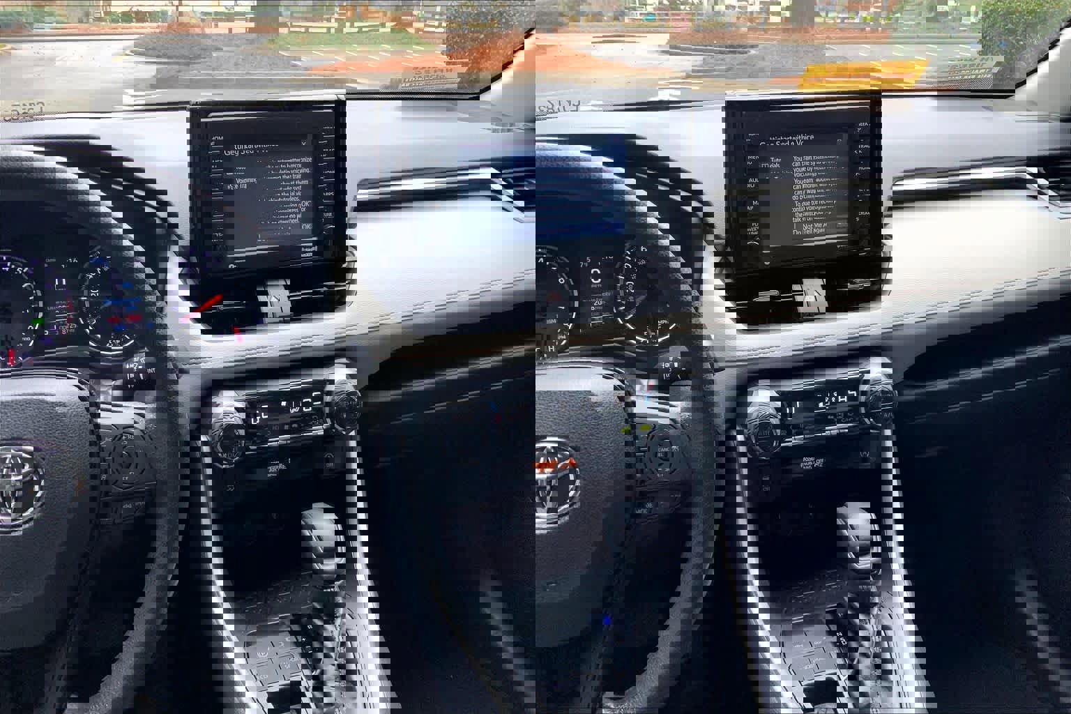 Used 2020 Toyota RAV4 XLE w/ Convenience Package image 9