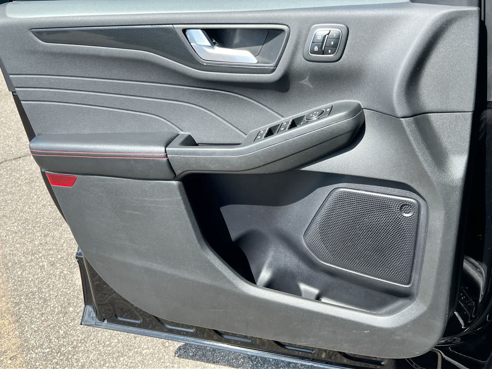 Certified 2023 Ford Escape ST-Line Elite AWD/4WD image 29