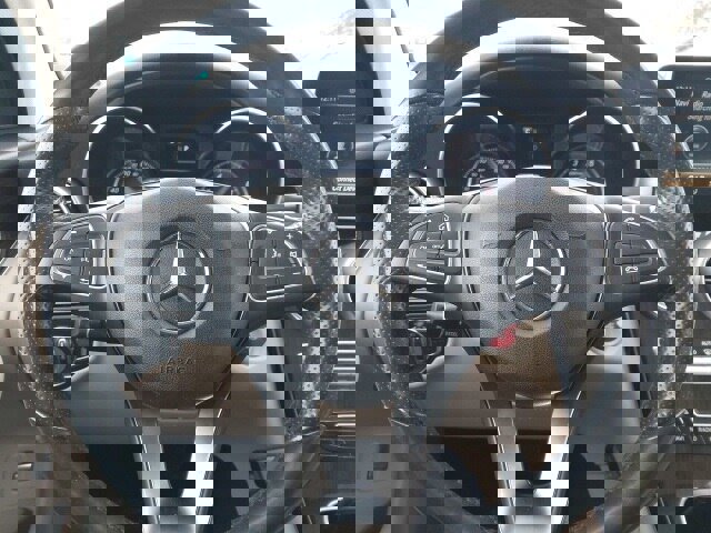 Used 2018 Mercedes-Benz GLC 300 4MATIC image 18