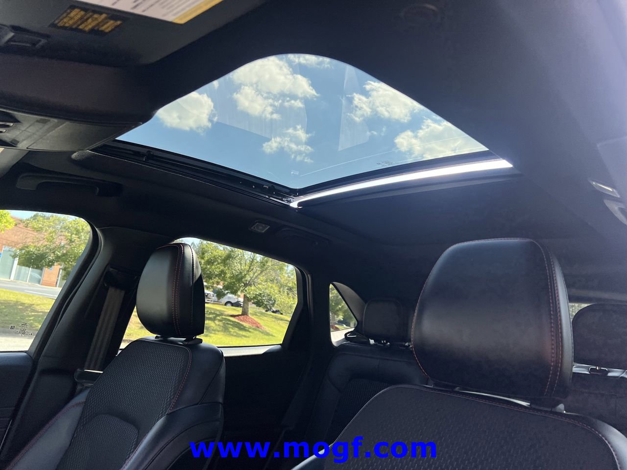 Certified 2025 Ford Escape ST-Line w/ Tech Pack #1 FWD image 15
