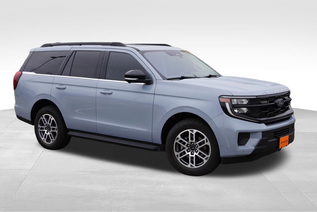 Certified 2025 Ford Expedition Active AWD/4WD image 2