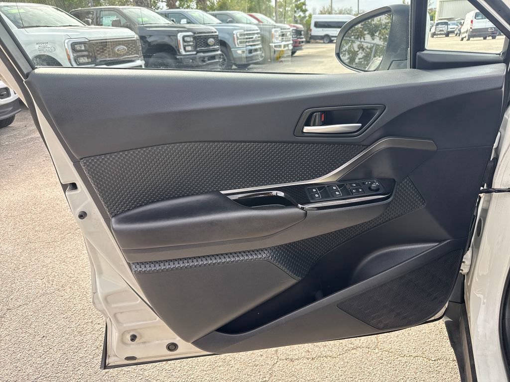 Used 2019 Toyota C-HR XLE image 12