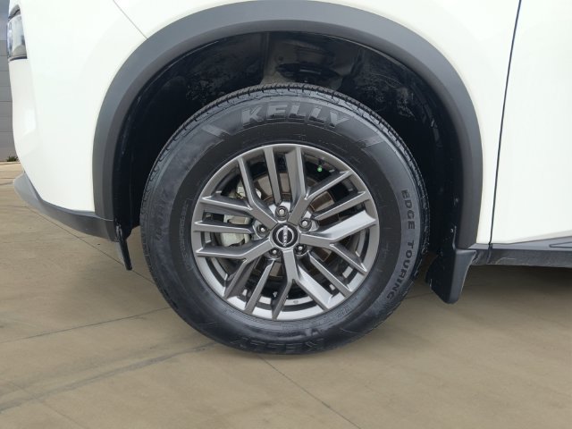 Used 2023 Nissan Rogue S FWD image 14