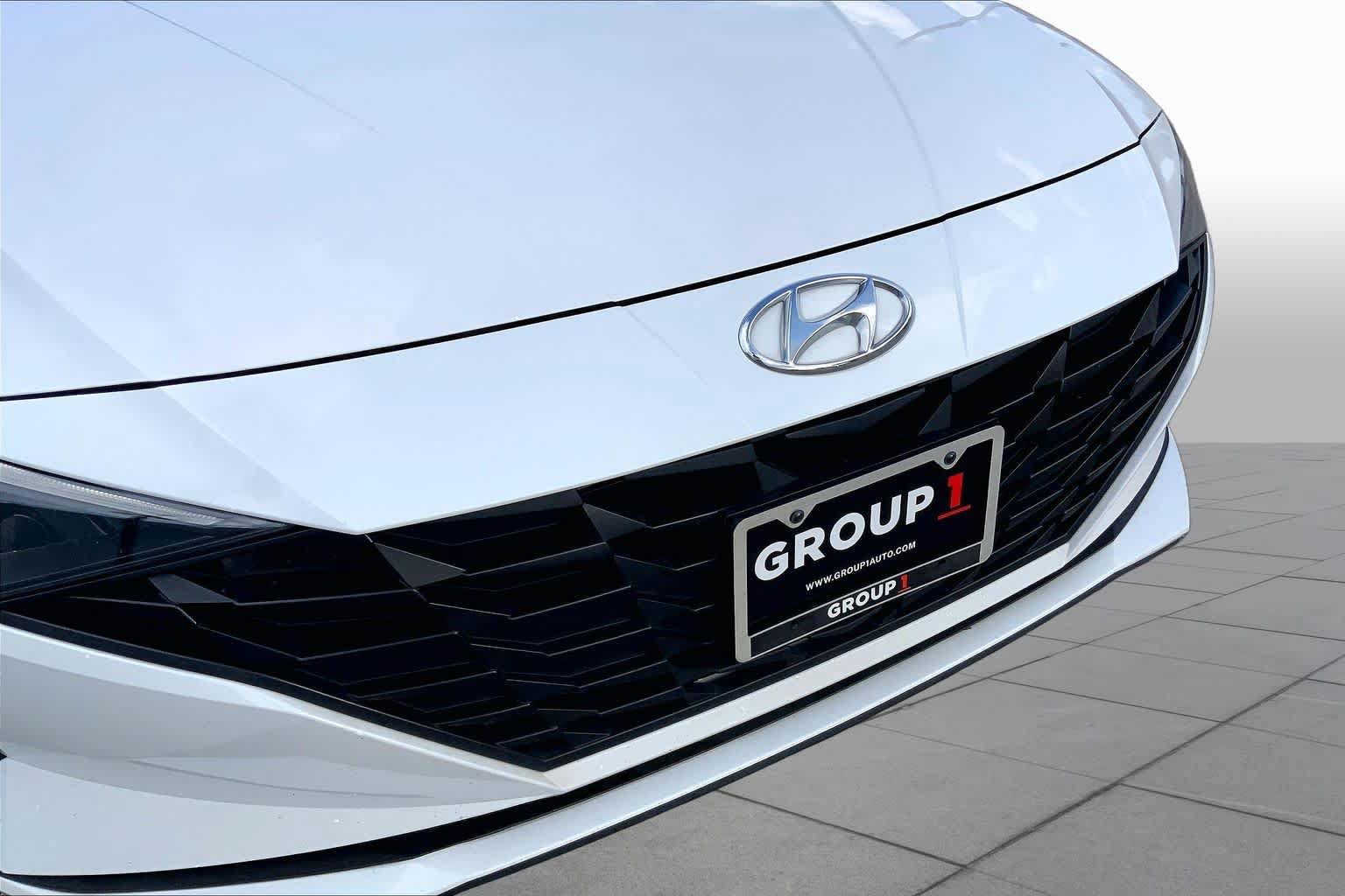 Used 2021 Hyundai Elantra SE FWD image 30