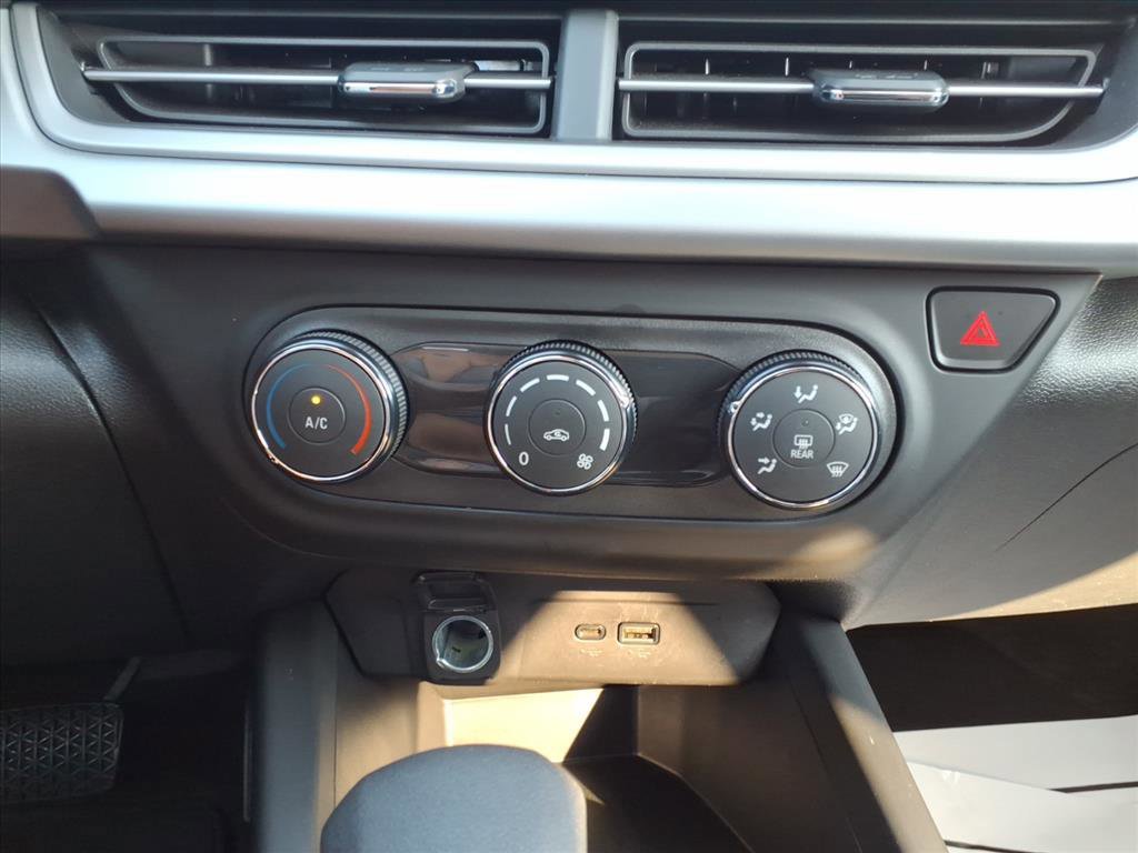 Used 2025 Chevrolet Trax LS image 19