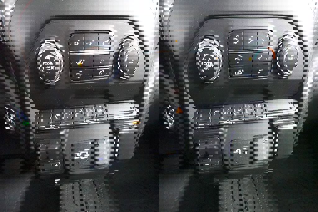 Used 2023 Chevrolet Silverado 1500 Custom w/ Rally Edition image 16