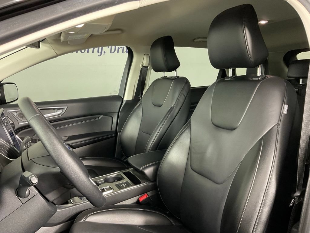 Certified 2022 Ford Edge Titanium AWD/4WD image 14