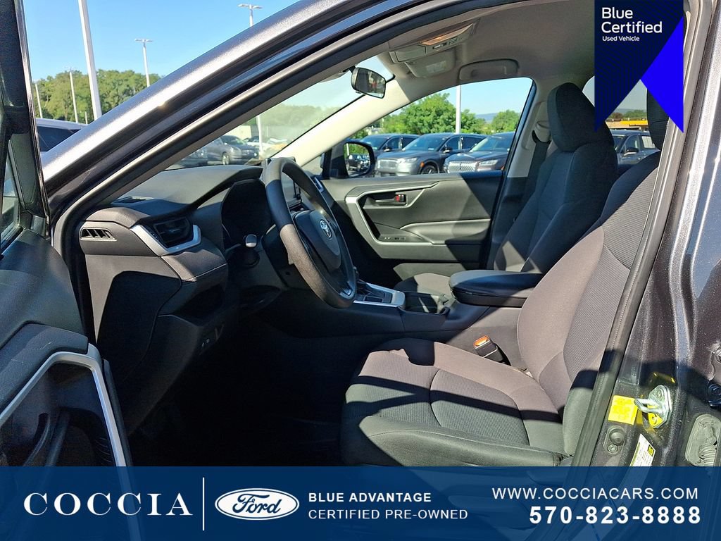 Used 2021 Toyota RAV4 LE AWD/4WD image 13