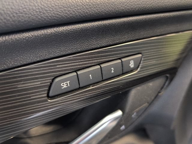 Certified 2021 GMC Terrain SLT w/ Infotainment Package II AWD/4WD image 15