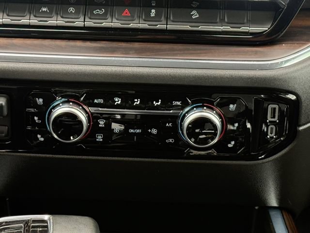 Used 2024 GMC Sierra 1500 SLT AWD/4WD image 5