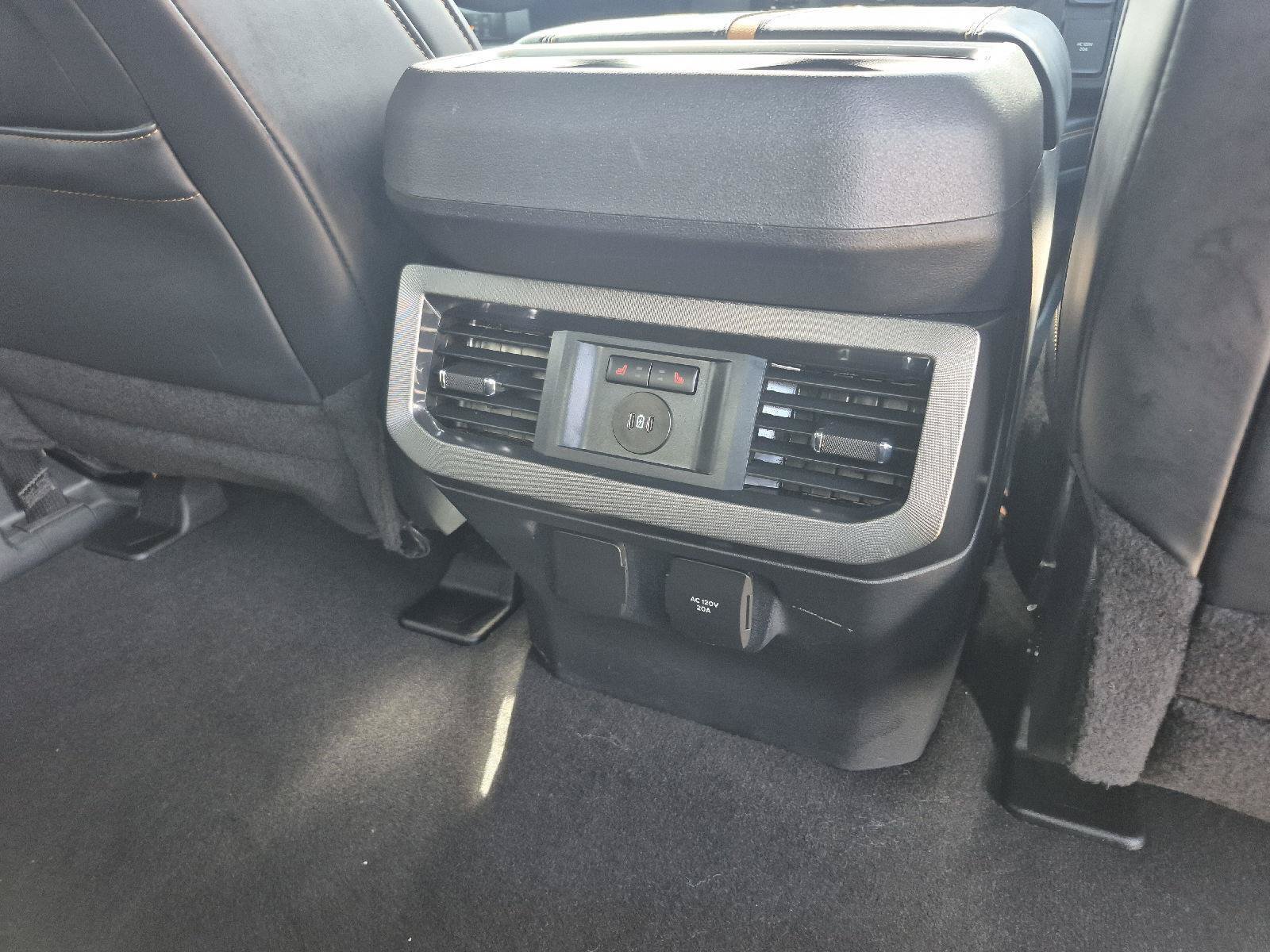 Certified 2024 Ford F250 Platinum w/ FX4 Off-Road Package AWD/4WD image 15