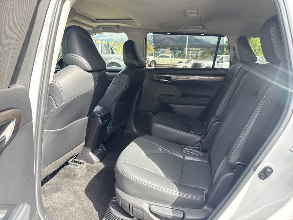 Used 2023 Toyota Highlander Limited AWD/4WD image 21