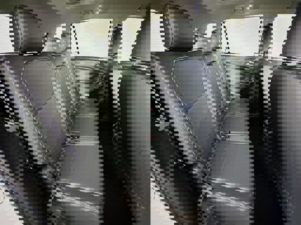 Used 2021 Volkswagen Tiguan SE image 31