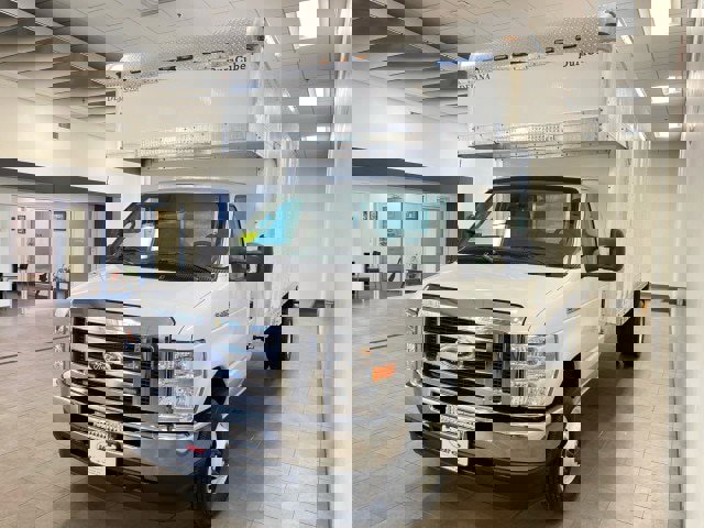 Certified 2023 Ford E-450 and Econoline 450 Super Duty w/ Power Windows & Locks Group image 4