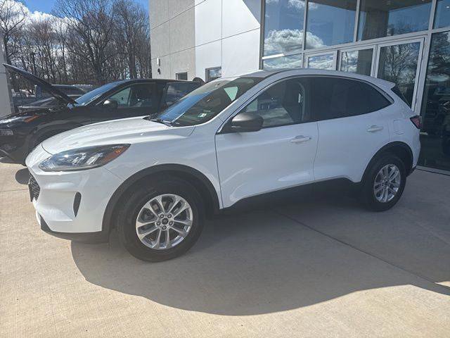 Certified 2022 Ford Escape SE w/ Convenience Package AWD/4WD image 2