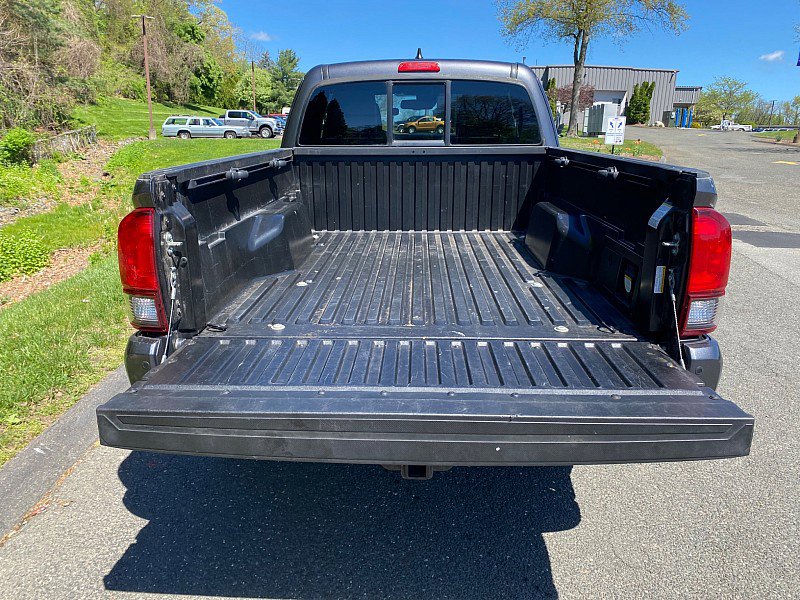 Used 2019 Toyota Tacoma TRD Sport w/ Technology Package AWD/4WD image 9