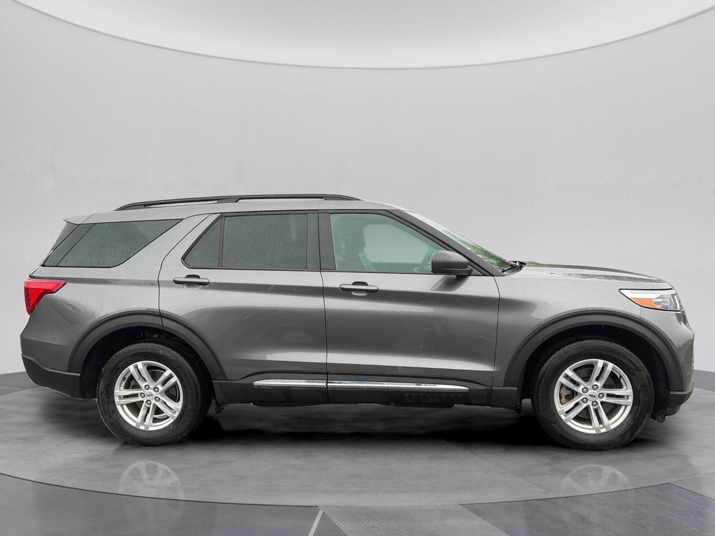 Certified 2023 Ford Explorer XLT w/ Equipment Group 202A AWD/4WD image 7