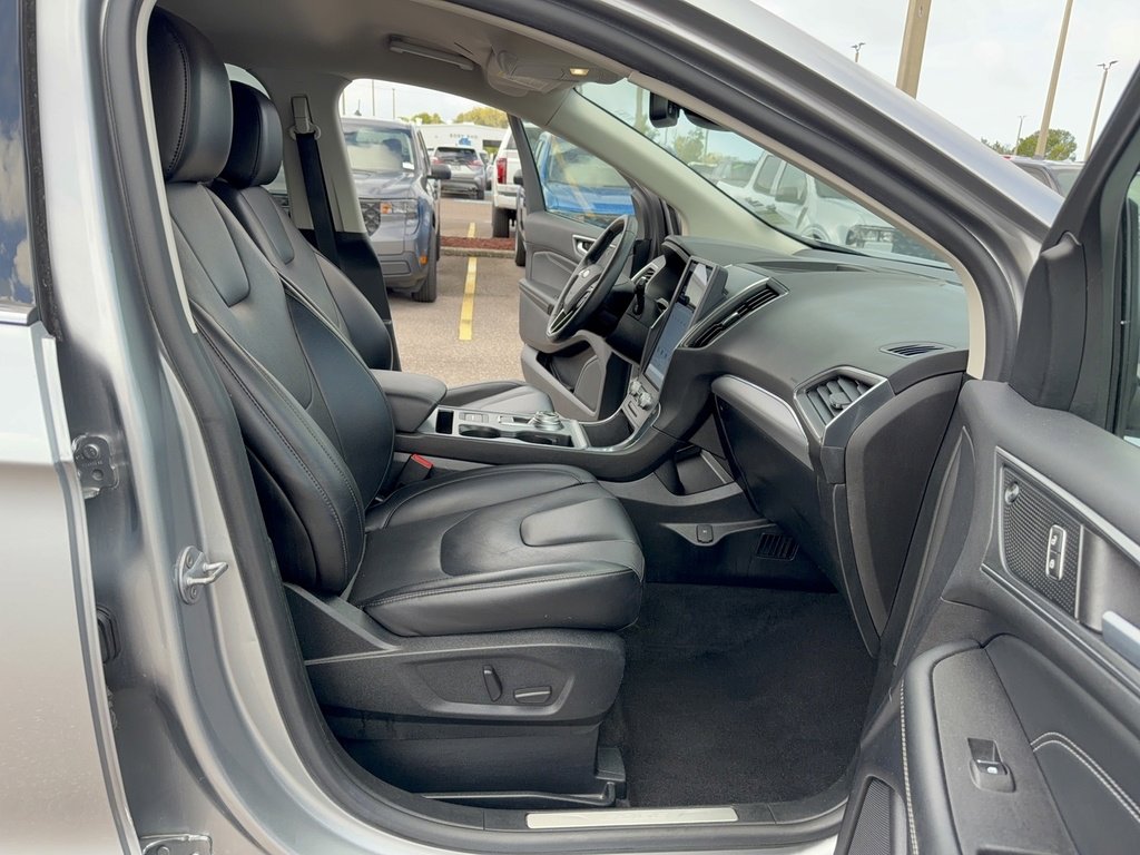 Certified 2022 Ford Edge Titanium w/ Equipment Group 301A image 13
