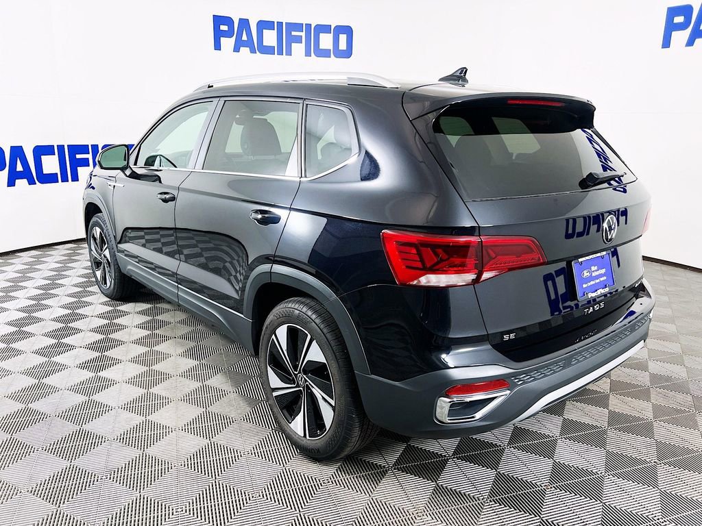 Used 2024 Volkswagen Taos SE w/ Panoramic Sunroof Package AWD/4WD image 6
