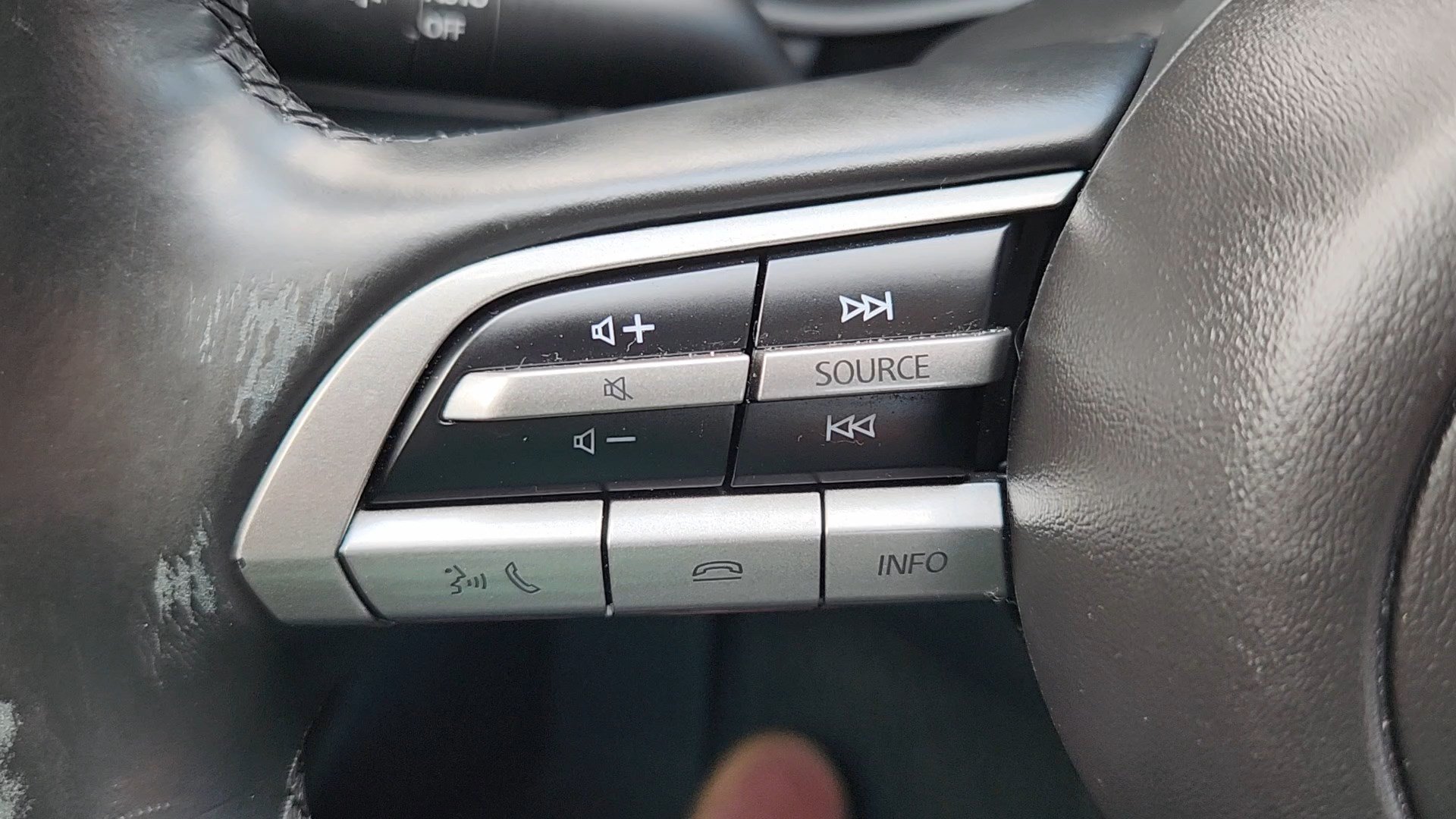 Used 2023 MAZDA MAZDA3 s FWD image 12