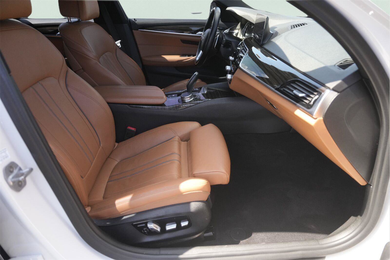 Used 2019 BMW 530e xDrive AWD/4WD image 19