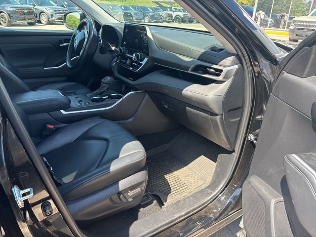 Used 2024 Toyota Highlander XLE image 23