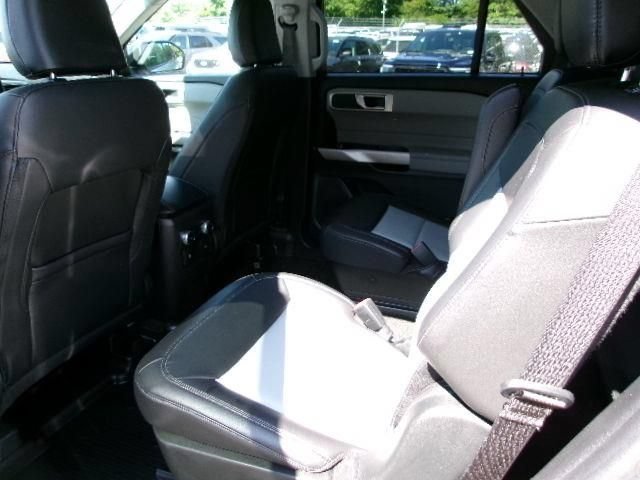 Certified 2023 Ford Explorer XLT w/ Equipment Group 202A AWD/4WD image 9