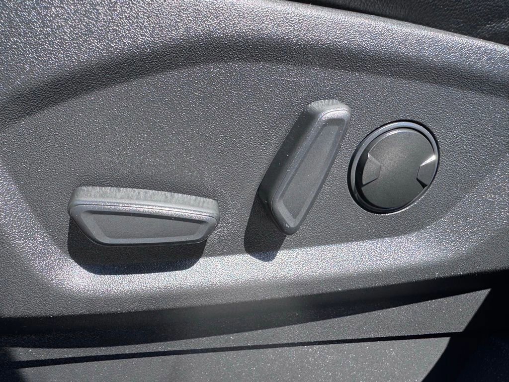 Certified 2023 Ford Edge Titanium AWD/4WD image 31