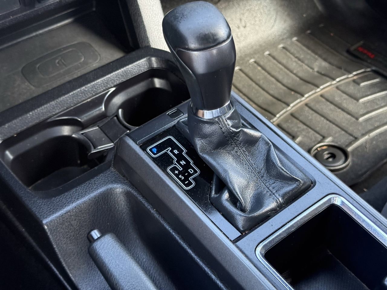 Used 2018 Toyota Tacoma TRD Off-Road AWD/4WD image 21