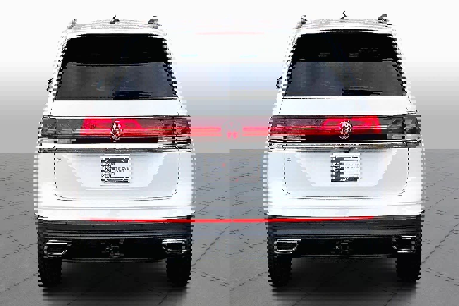 Used 2025 Volkswagen Atlas SE image 4