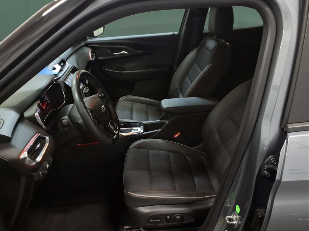 Used 2021 Chevrolet TrailBlazer RS w/ Sun and Liftgate Package FWD image 20