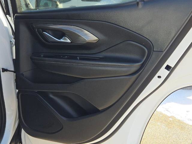 Used 2023 GMC Terrain SLT image 13