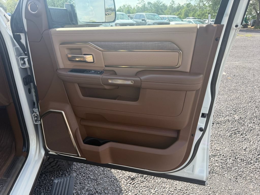 Used 2022 RAM 3500 Limited AWD/4WD image 18