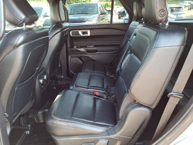 Certified 2020 Ford Explorer XLT w/ Equipment Group 202A RWD image 11