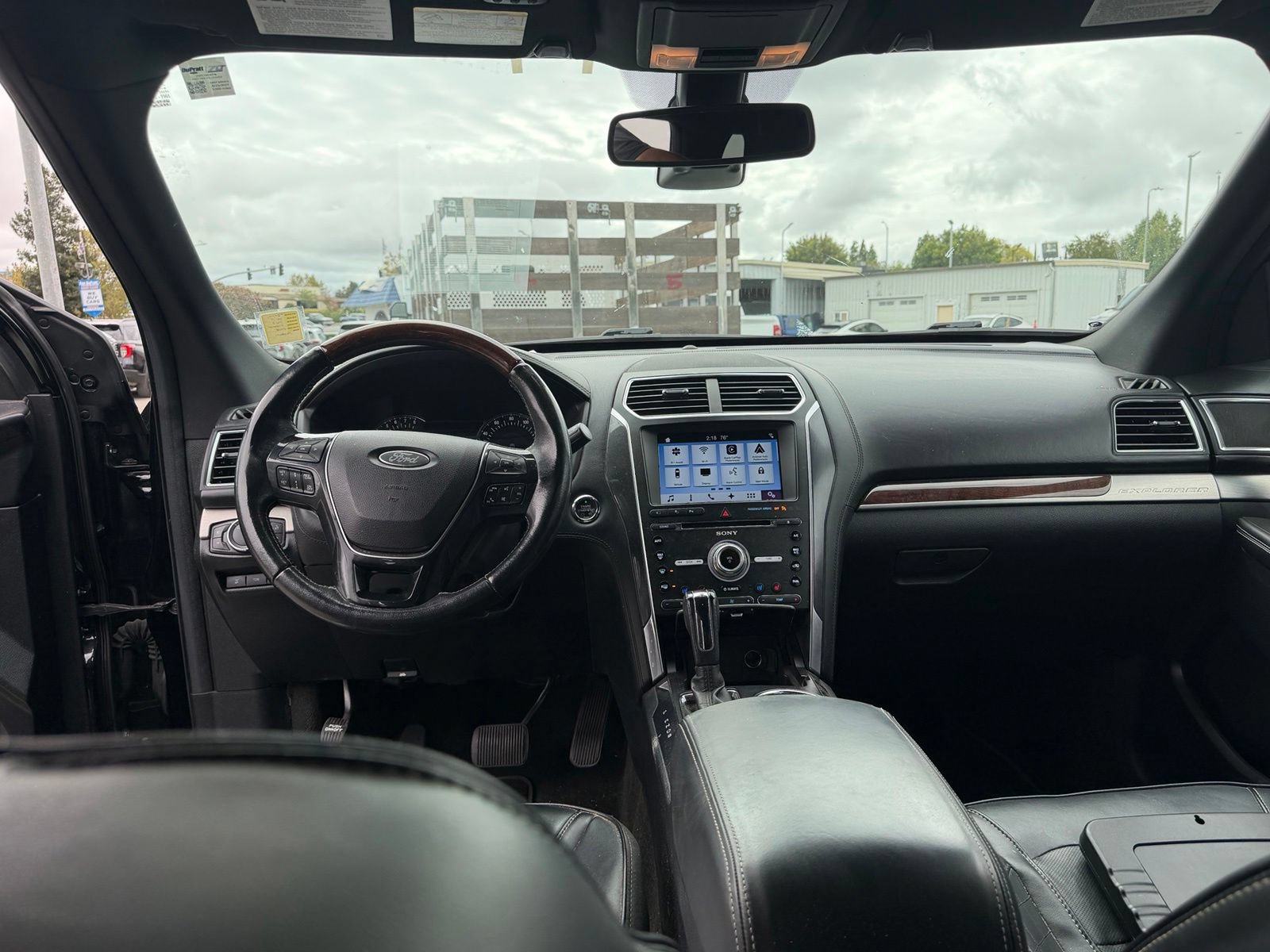 Certified 2017 Ford Explorer Platinum AWD/4WD image 11