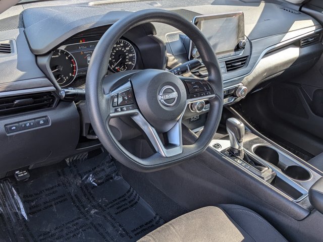 Used 2024 Nissan Altima 2.5 SV FWD image 12