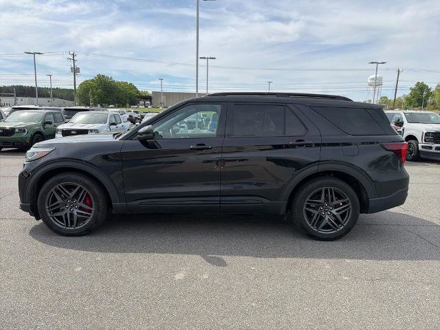 Certified 2025 Ford Explorer ST AWD/4WD image 5
