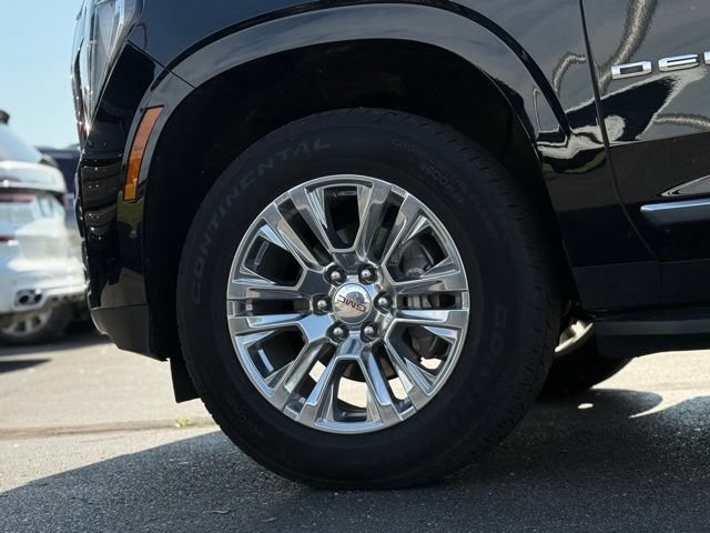 Used 2025 GMC Yukon XL Denali AWD/4WD image 44