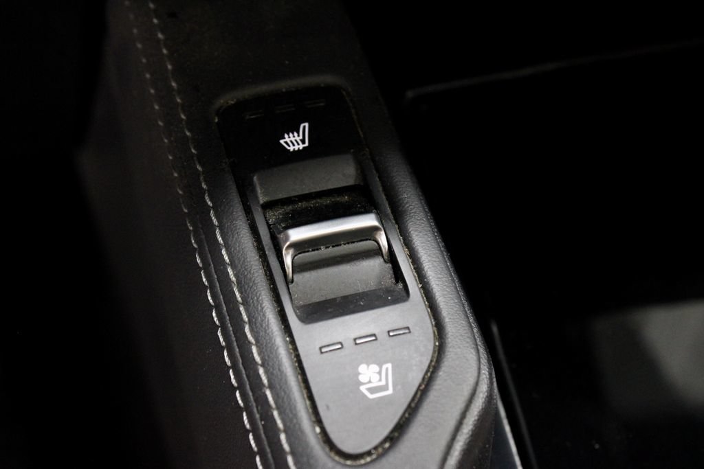 Used 2021 Kia Telluride SX w/ Towing Package FWD image 5