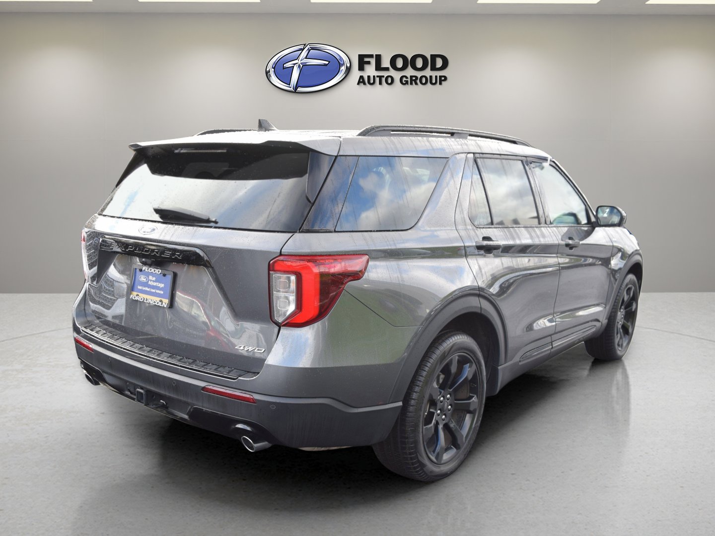Certified 2024 Ford Explorer ST-Line w/ Class IV Trailer Tow Package image 4