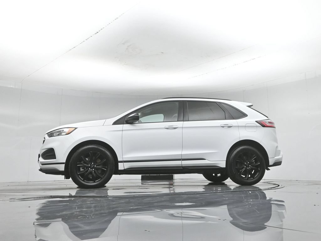 Certified 2022 Ford Edge SE w/ Black Appearance Package AWD/4WD image 52