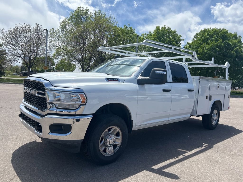 Used 2024 RAM 3500 Tradesman w/ Chrome Appearance Group AWD/4WD image 5