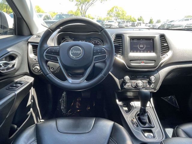 Used 2019 Jeep Cherokee Latitude Plus w/ Comfort/Convenience Group FWD image 8