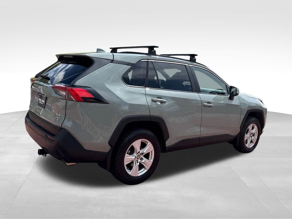 Used 2021 Toyota RAV4 XLE AWD/4WD image 9