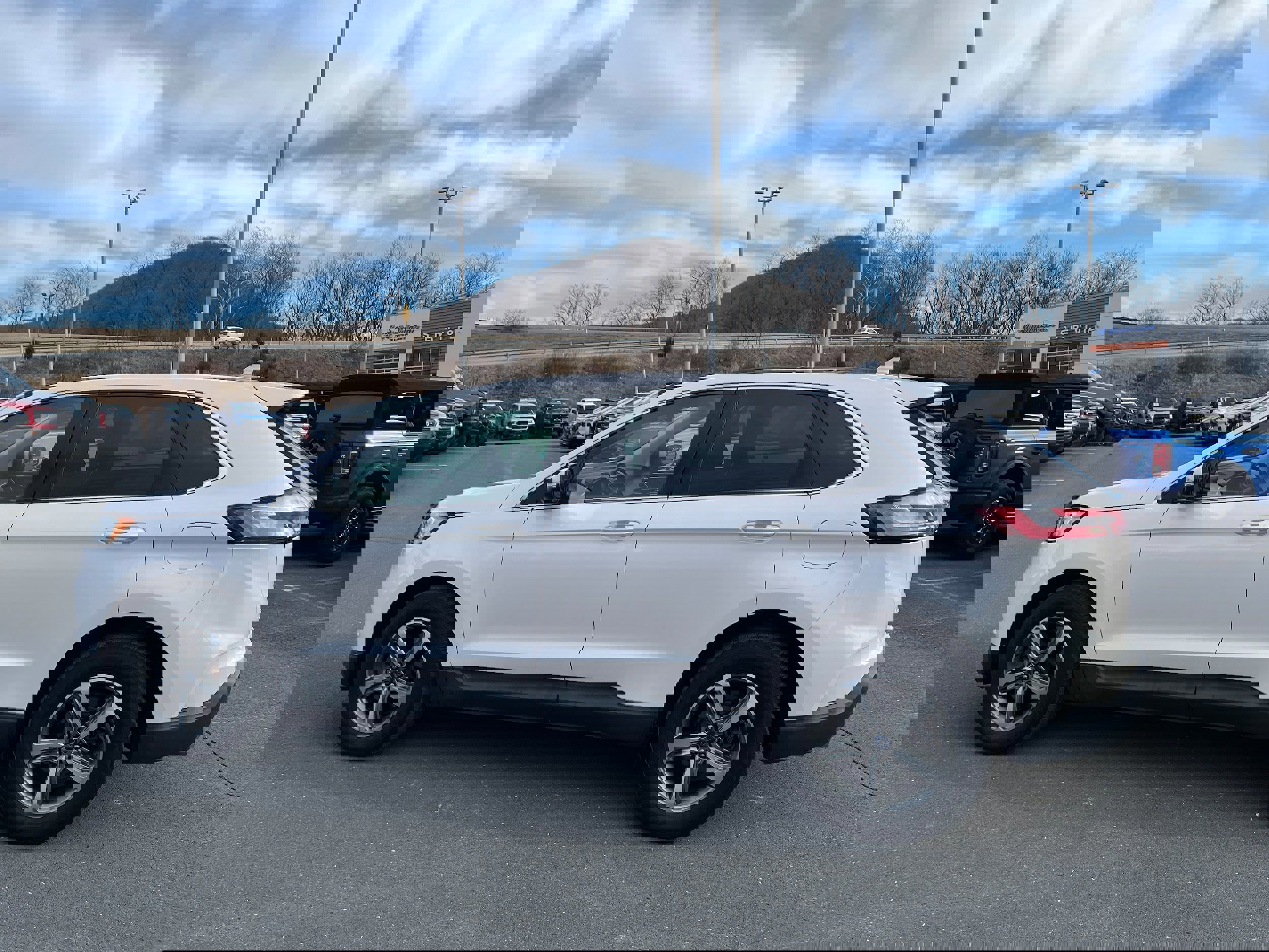 Certified 2019 Ford Edge SEL w/ Equipment Group 201A image 3