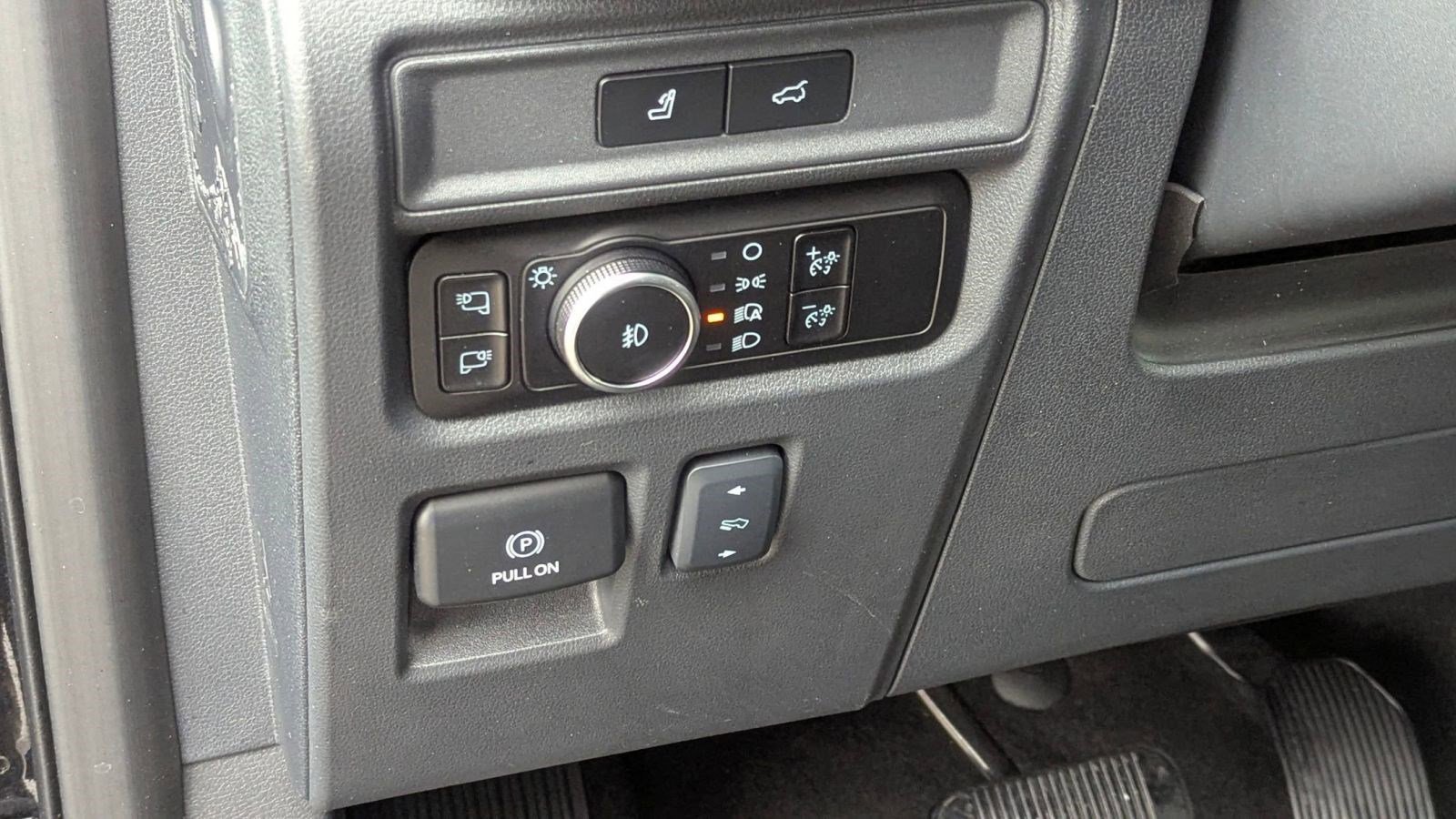 Certified 2024 Ford Expedition Platinum image 18