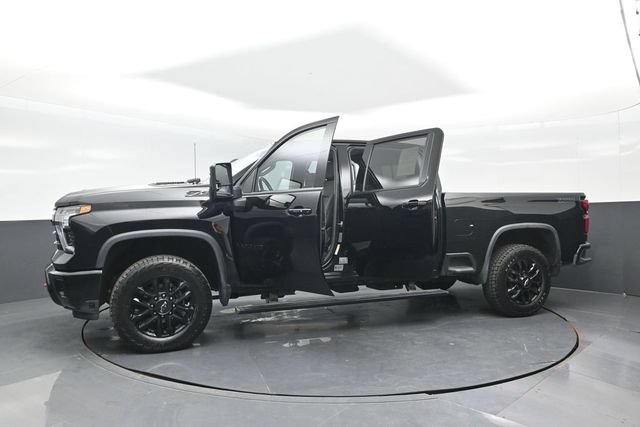 Used 2025 Chevrolet Silverado 2500 LTZ w/ LTZ Plus Package AWD/4WD image 28