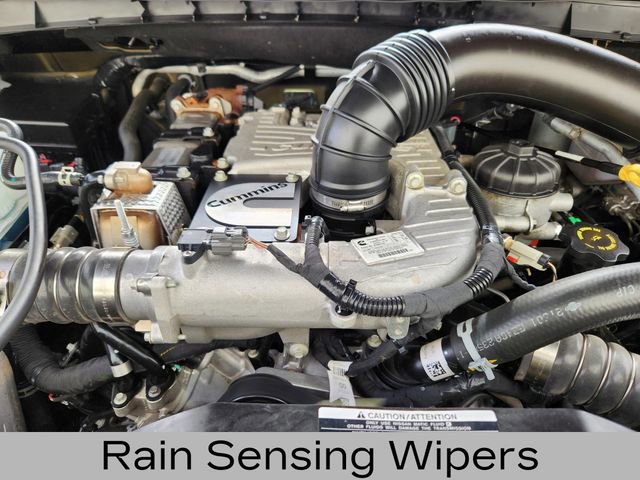 Used 2019 Nissan Titan SV w/ SV Convenience Package image 22