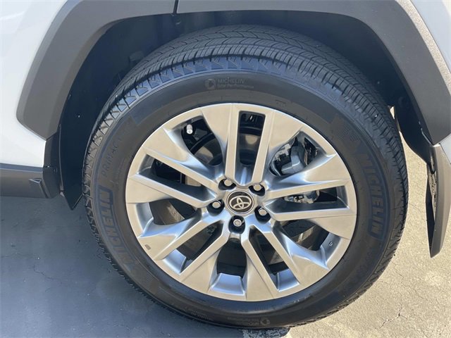 Used 2024 Toyota RAV4 XLE Premium image 38