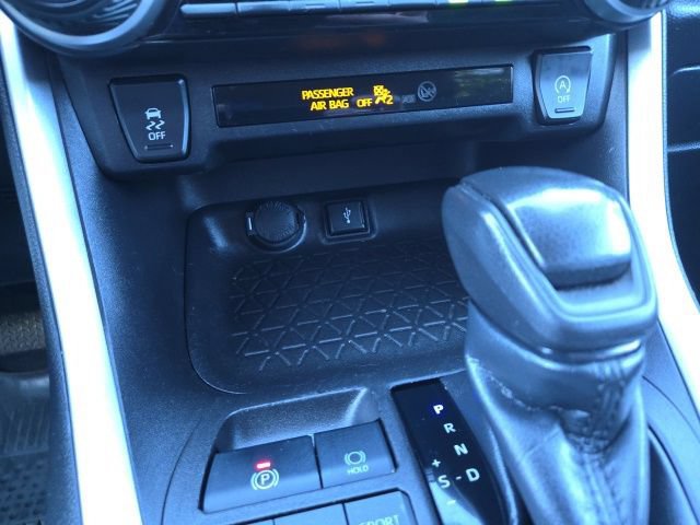Used 2022 Toyota RAV4 LE AWD/4WD image 28
